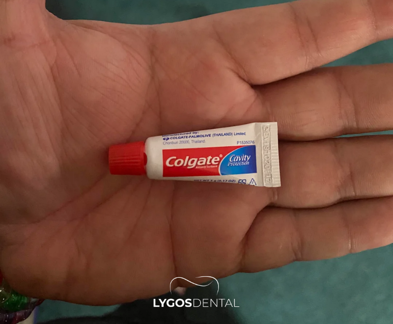 How to Choose a Toothbrush and Toothpaste for Travel?